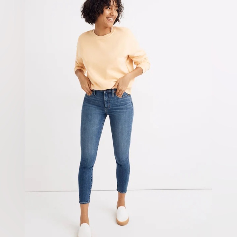 Curvy High-Rise Skinny Crop Jeans in Dalstrom Wash